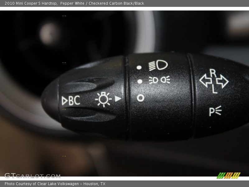 Pepper White / Checkered Carbon Black/Black 2010 Mini Cooper S Hardtop