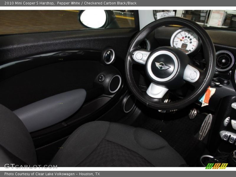 Pepper White / Checkered Carbon Black/Black 2010 Mini Cooper S Hardtop