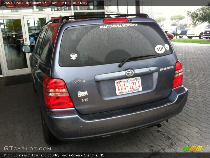 Bluestone Metallic / Ivory 2003 Toyota Highlander V6