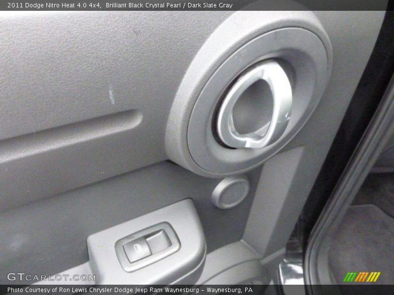 Brilliant Black Crystal Pearl / Dark Slate Gray 2011 Dodge Nitro Heat 4.0 4x4