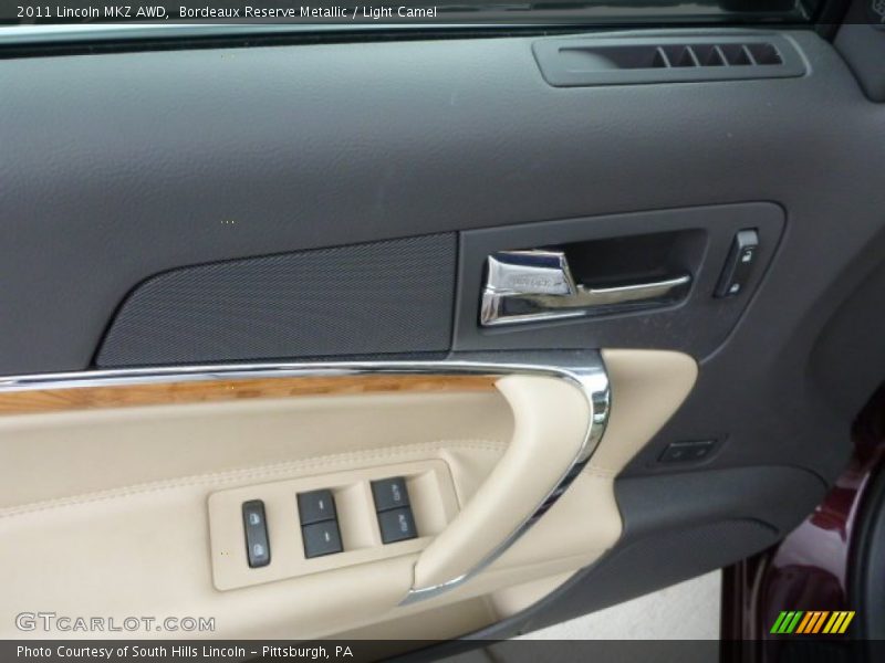Bordeaux Reserve Metallic / Light Camel 2011 Lincoln MKZ AWD