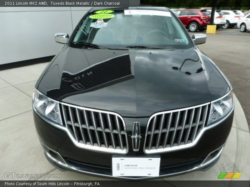 Tuxedo Black Metallic / Dark Charcoal 2011 Lincoln MKZ AWD
