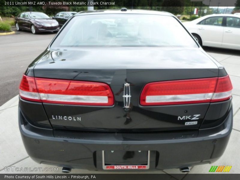 Tuxedo Black Metallic / Dark Charcoal 2011 Lincoln MKZ AWD