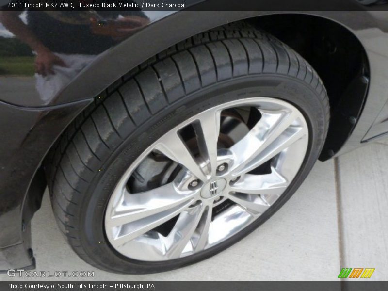 Tuxedo Black Metallic / Dark Charcoal 2011 Lincoln MKZ AWD