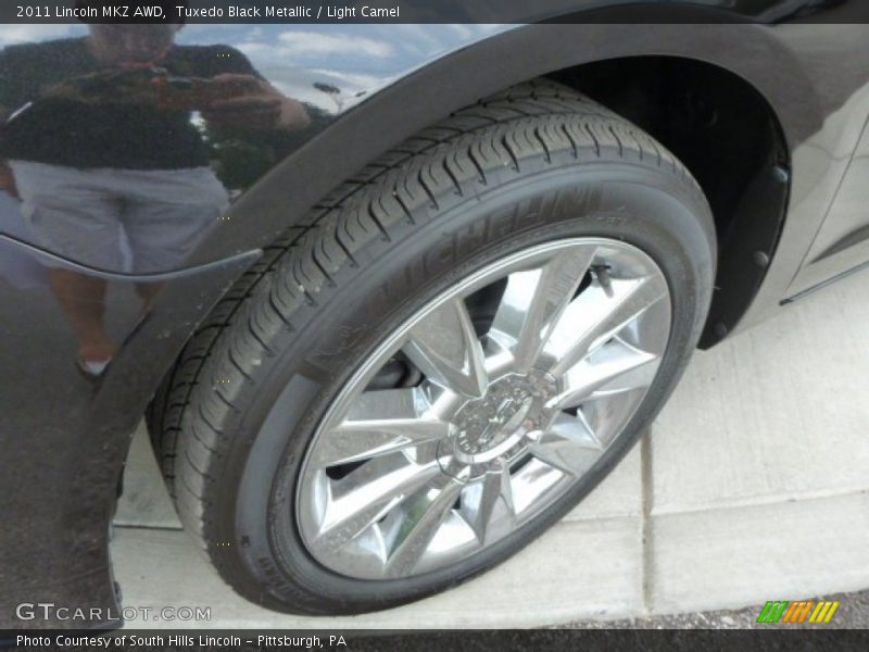 Tuxedo Black Metallic / Light Camel 2011 Lincoln MKZ AWD