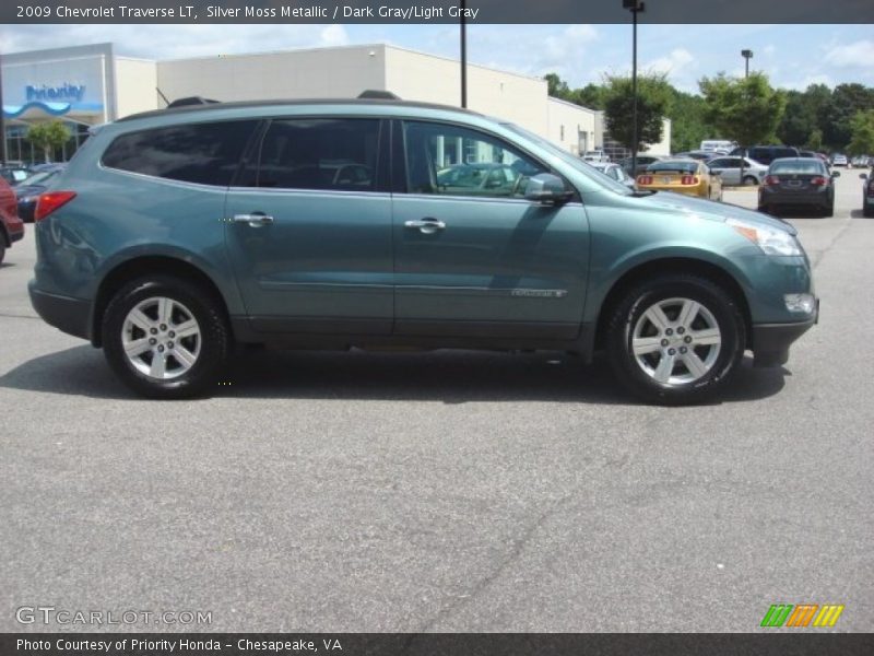 Silver Moss Metallic / Dark Gray/Light Gray 2009 Chevrolet Traverse LT