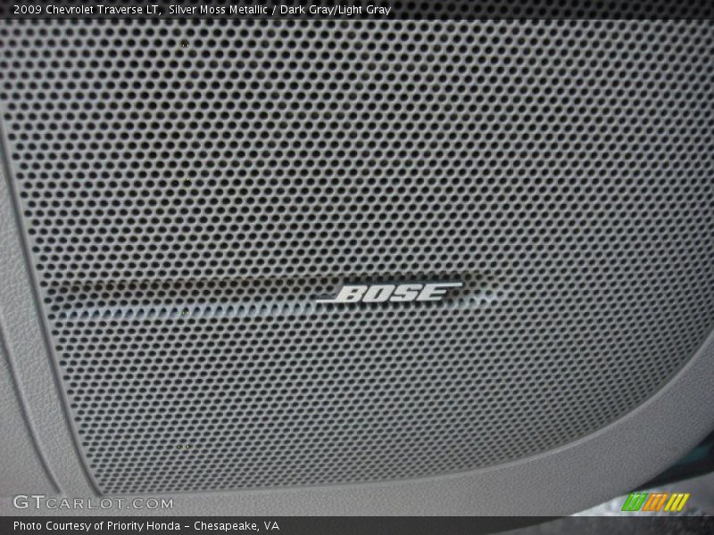 Silver Moss Metallic / Dark Gray/Light Gray 2009 Chevrolet Traverse LT