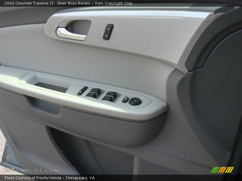 Silver Moss Metallic / Dark Gray/Light Gray 2009 Chevrolet Traverse LT