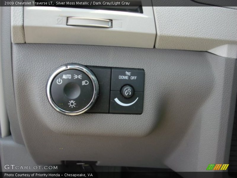 Silver Moss Metallic / Dark Gray/Light Gray 2009 Chevrolet Traverse LT