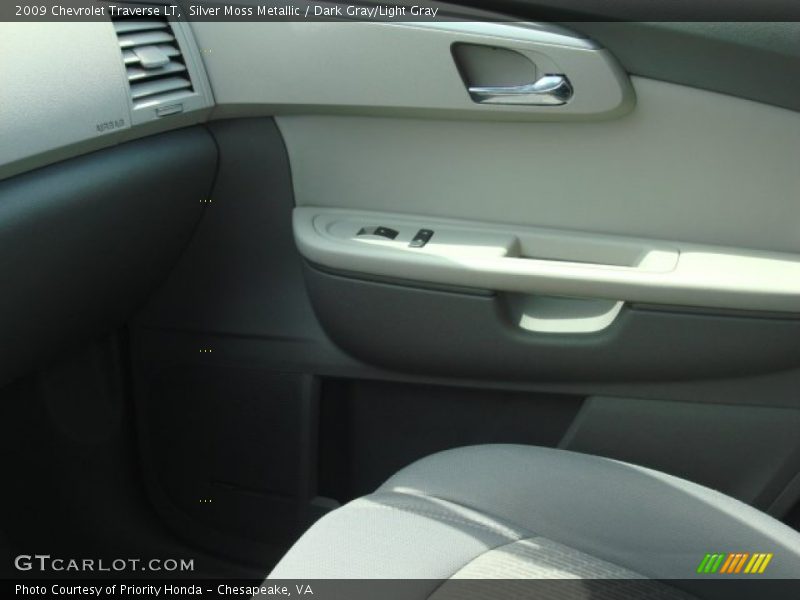 Silver Moss Metallic / Dark Gray/Light Gray 2009 Chevrolet Traverse LT