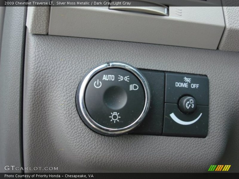 Silver Moss Metallic / Dark Gray/Light Gray 2009 Chevrolet Traverse LT