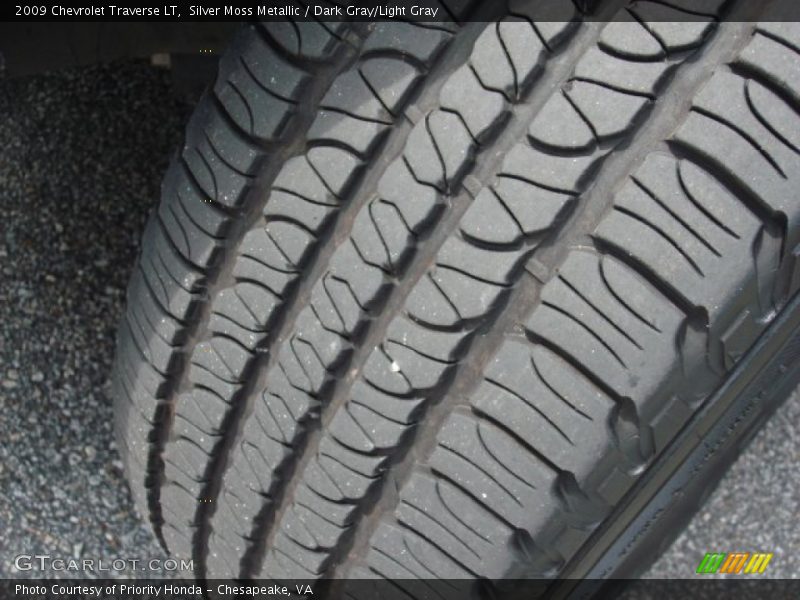 Silver Moss Metallic / Dark Gray/Light Gray 2009 Chevrolet Traverse LT