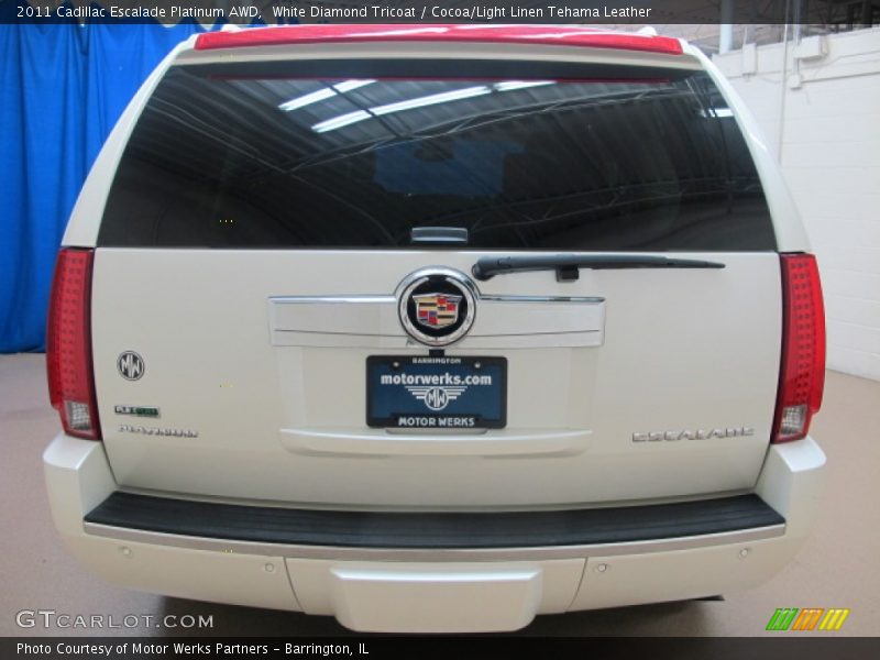 White Diamond Tricoat / Cocoa/Light Linen Tehama Leather 2011 Cadillac Escalade Platinum AWD