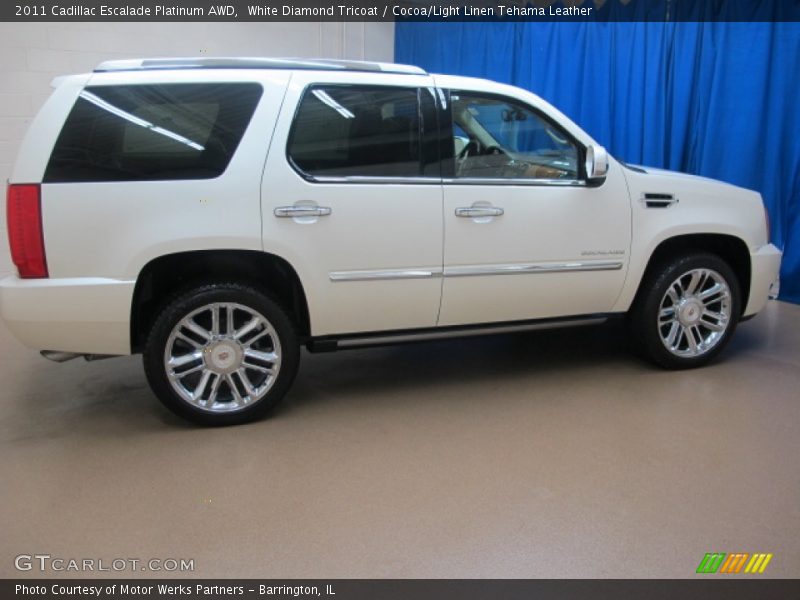 White Diamond Tricoat / Cocoa/Light Linen Tehama Leather 2011 Cadillac Escalade Platinum AWD