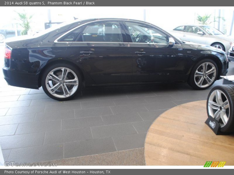 Phantom Black Pearl / Black 2014 Audi S8 quattro S