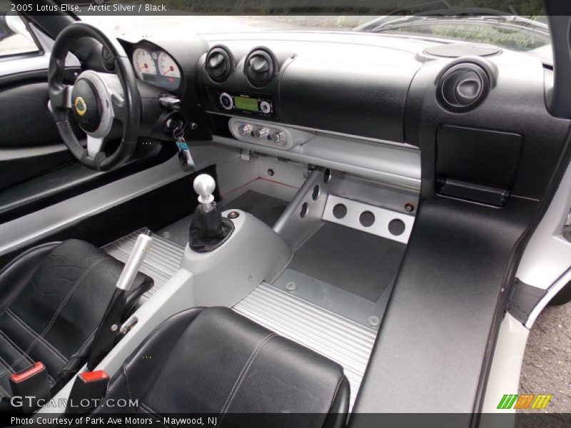 Dashboard of 2005 Elise 