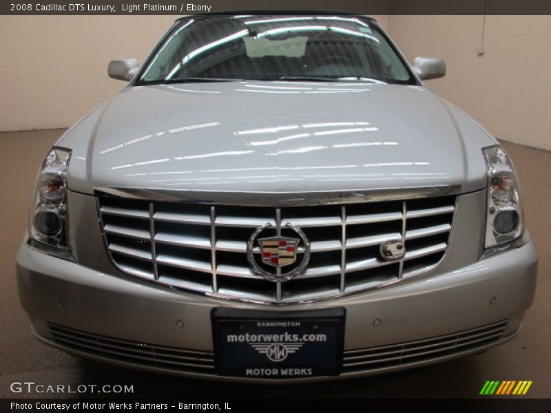 Light Platinum / Ebony 2008 Cadillac DTS Luxury