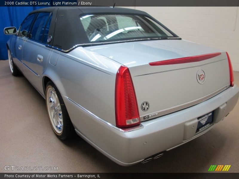 Light Platinum / Ebony 2008 Cadillac DTS Luxury