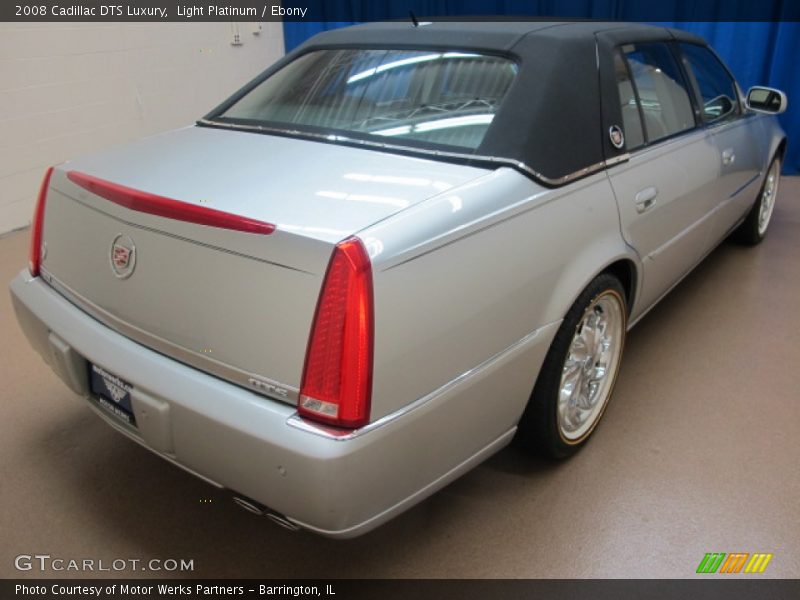 Light Platinum / Ebony 2008 Cadillac DTS Luxury