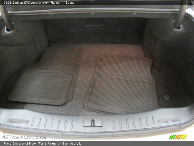 Light Platinum / Ebony 2008 Cadillac DTS Luxury