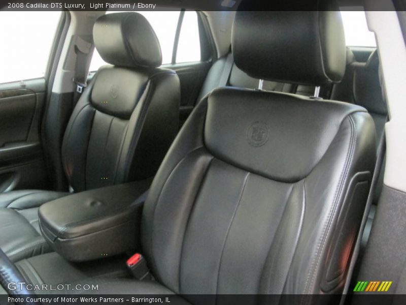 Light Platinum / Ebony 2008 Cadillac DTS Luxury