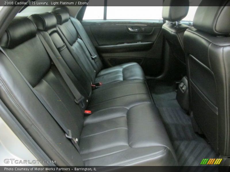 Light Platinum / Ebony 2008 Cadillac DTS Luxury
