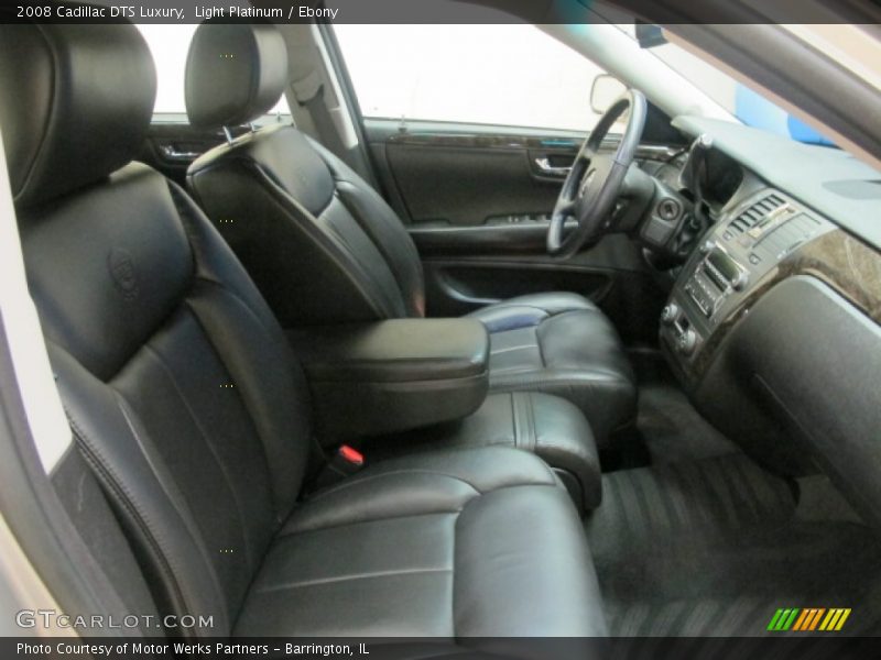 Light Platinum / Ebony 2008 Cadillac DTS Luxury