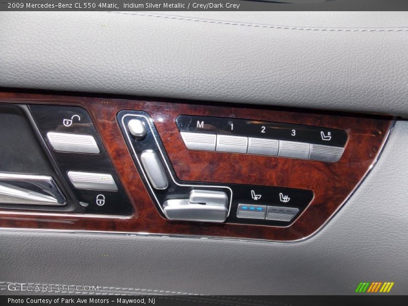Iridium Silver Metallic / Grey/Dark Grey 2009 Mercedes-Benz CL 550 4Matic