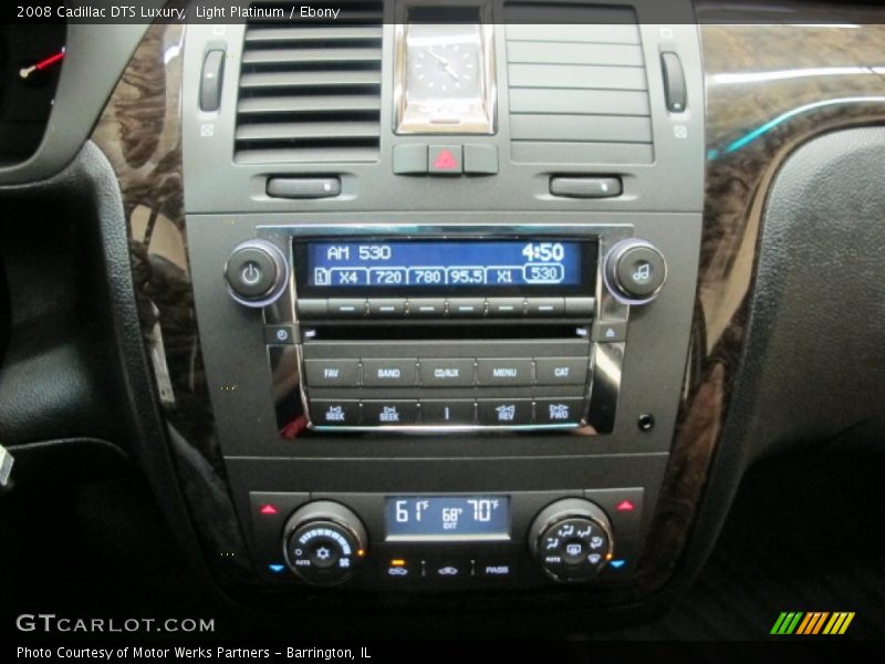 Light Platinum / Ebony 2008 Cadillac DTS Luxury