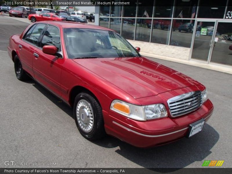 Toreador Red Metallic / Medium Parchment 2001 Ford Crown Victoria LX
