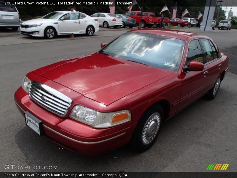 Toreador Red Metallic / Medium Parchment 2001 Ford Crown Victoria LX