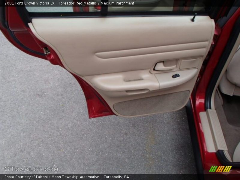 Toreador Red Metallic / Medium Parchment 2001 Ford Crown Victoria LX