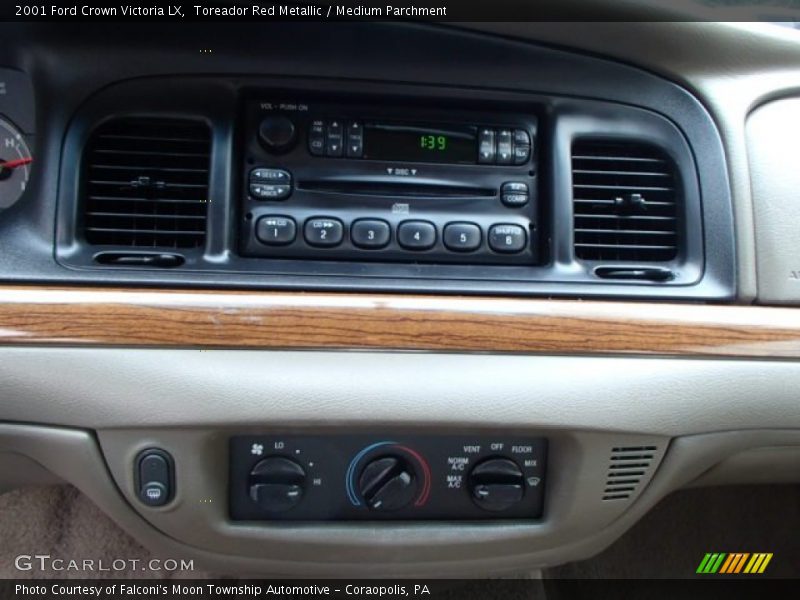 Toreador Red Metallic / Medium Parchment 2001 Ford Crown Victoria LX
