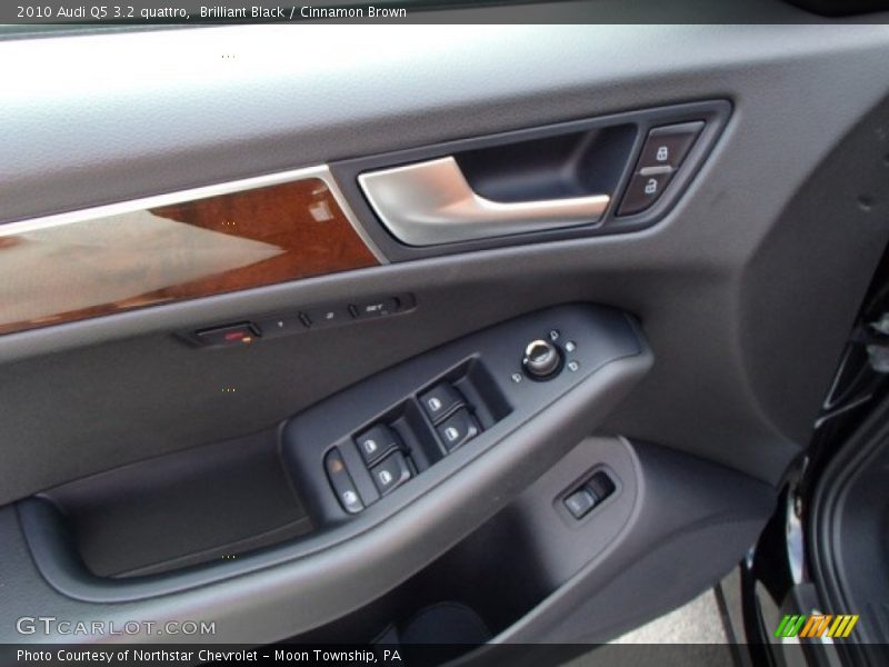 Brilliant Black / Cinnamon Brown 2010 Audi Q5 3.2 quattro