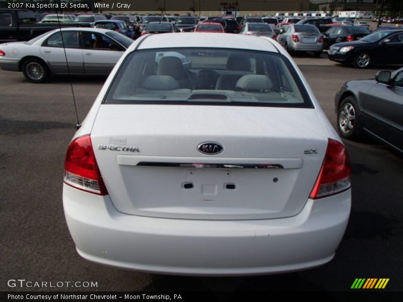 White / Gray 2007 Kia Spectra EX Sedan