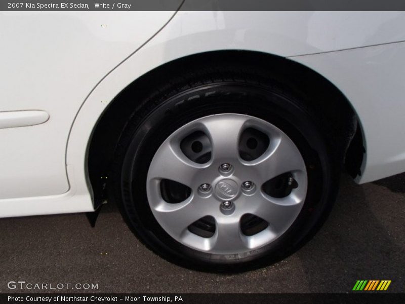 White / Gray 2007 Kia Spectra EX Sedan