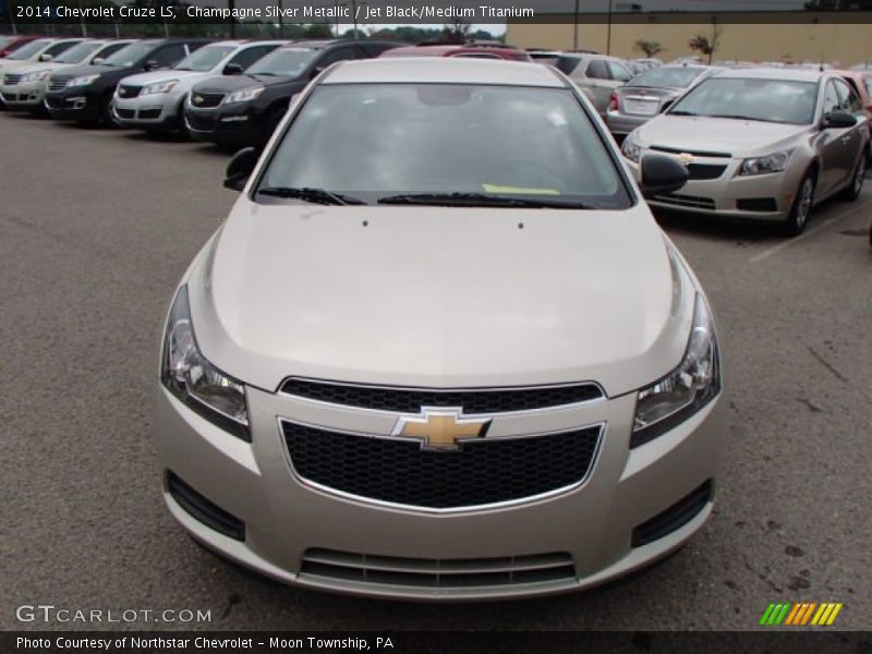 Champagne Silver Metallic / Jet Black/Medium Titanium 2014 Chevrolet Cruze LS