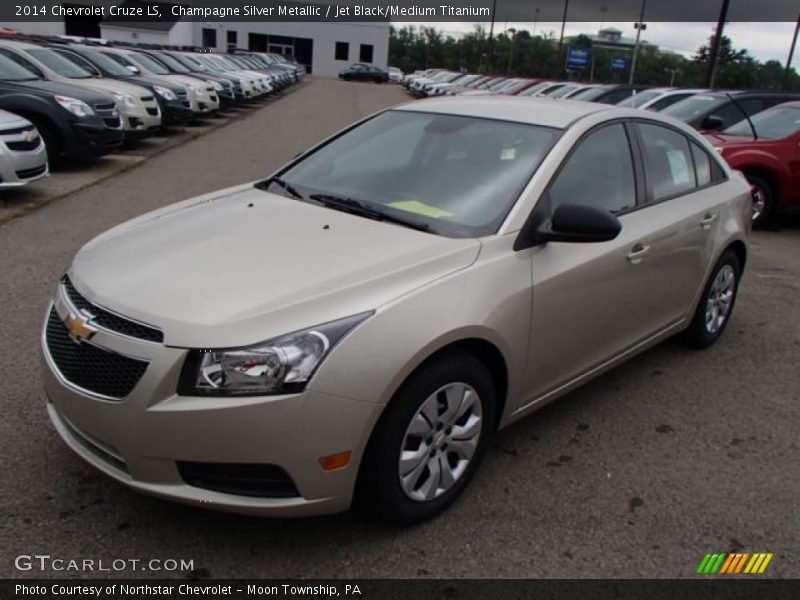 Champagne Silver Metallic / Jet Black/Medium Titanium 2014 Chevrolet Cruze LS