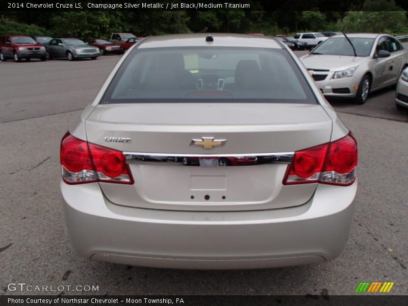 Champagne Silver Metallic / Jet Black/Medium Titanium 2014 Chevrolet Cruze LS