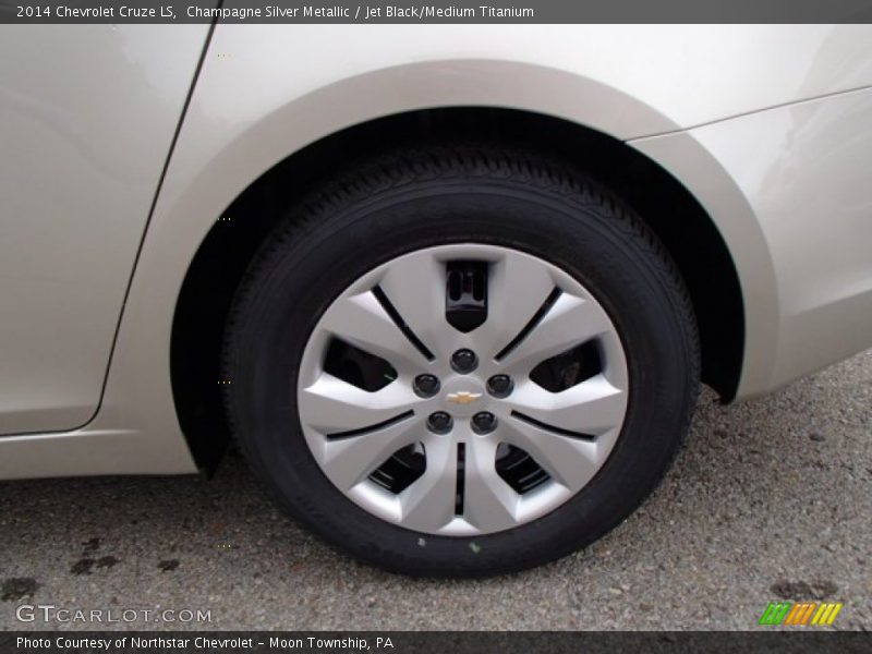 Champagne Silver Metallic / Jet Black/Medium Titanium 2014 Chevrolet Cruze LS