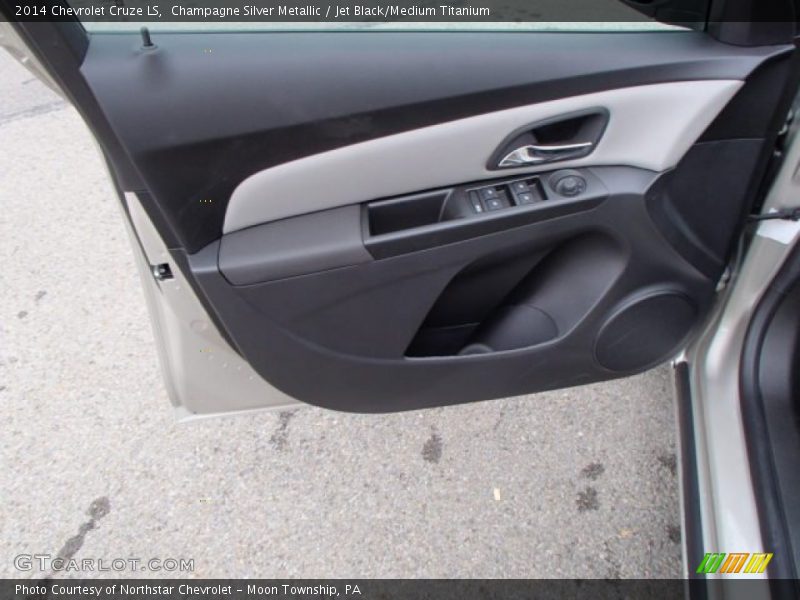 Champagne Silver Metallic / Jet Black/Medium Titanium 2014 Chevrolet Cruze LS