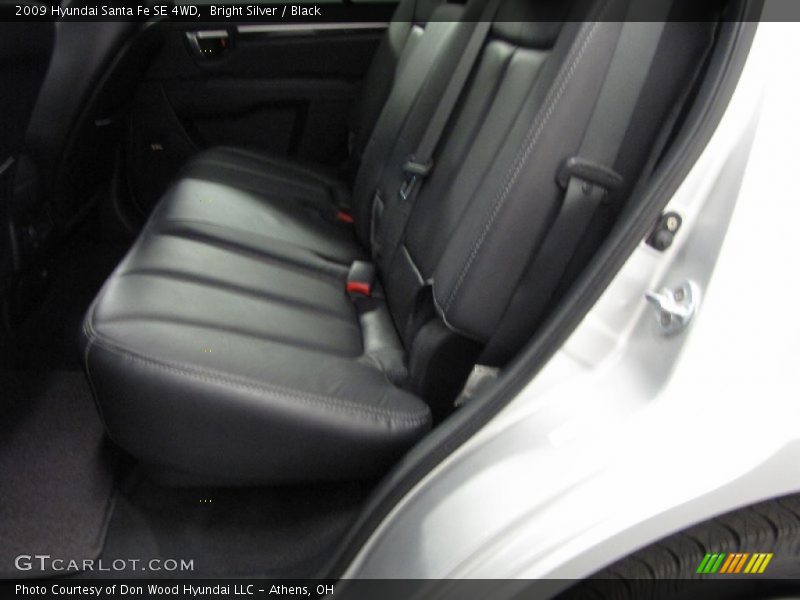 Bright Silver / Black 2009 Hyundai Santa Fe SE 4WD