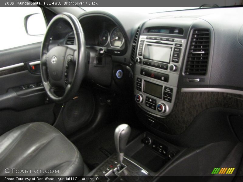 Bright Silver / Black 2009 Hyundai Santa Fe SE 4WD