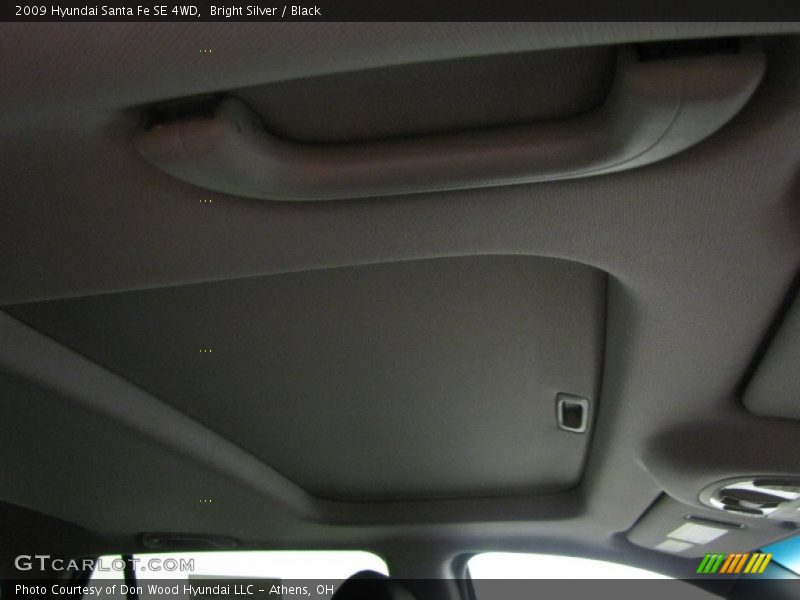Bright Silver / Black 2009 Hyundai Santa Fe SE 4WD