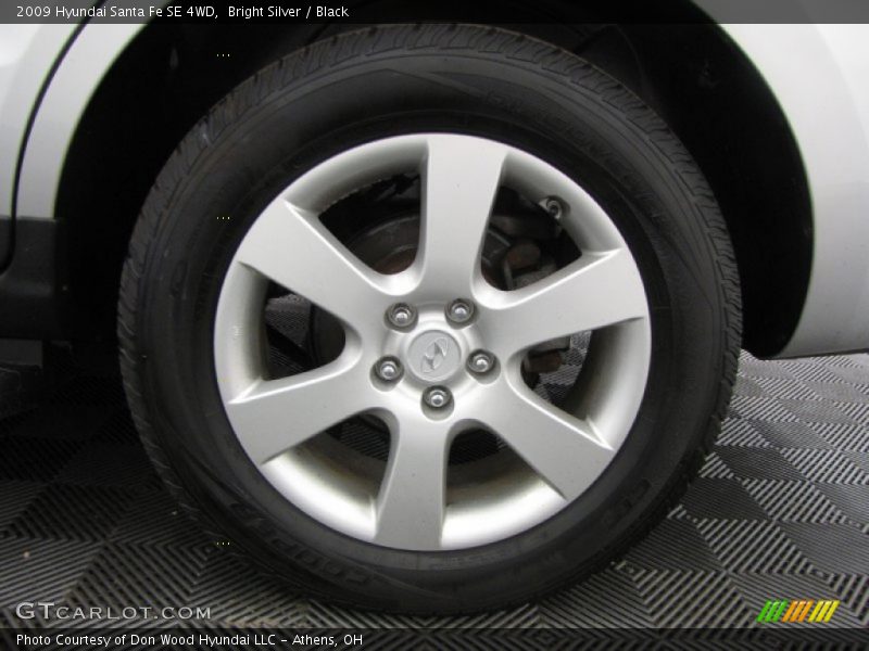 Bright Silver / Black 2009 Hyundai Santa Fe SE 4WD