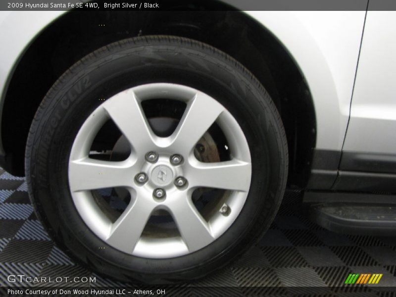 Bright Silver / Black 2009 Hyundai Santa Fe SE 4WD