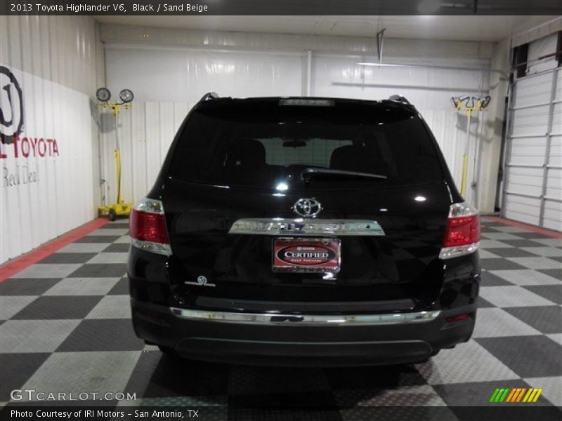 Black / Sand Beige 2013 Toyota Highlander V6