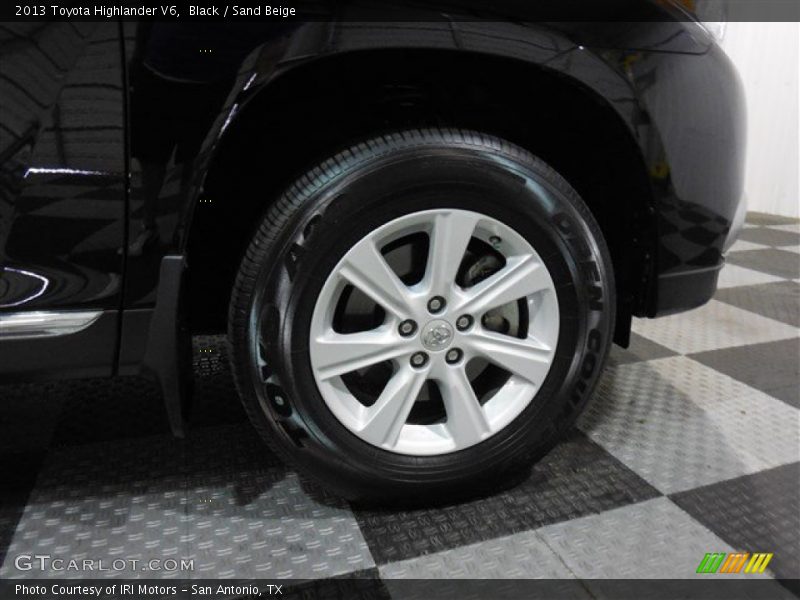Black / Sand Beige 2013 Toyota Highlander V6