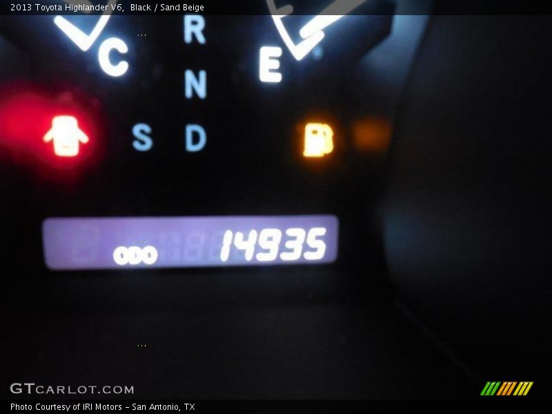 Black / Sand Beige 2013 Toyota Highlander V6