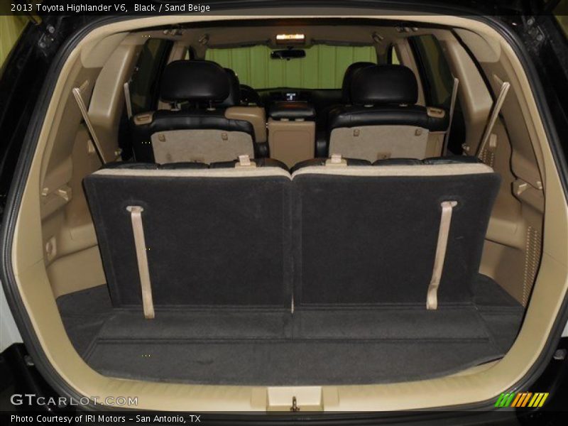 Black / Sand Beige 2013 Toyota Highlander V6